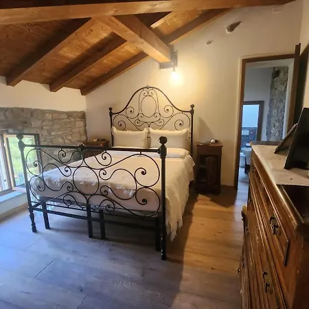 Stone House In The Bolognese Apennines Creda